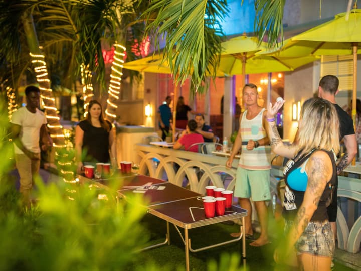 Beds n' Drinks Hostel