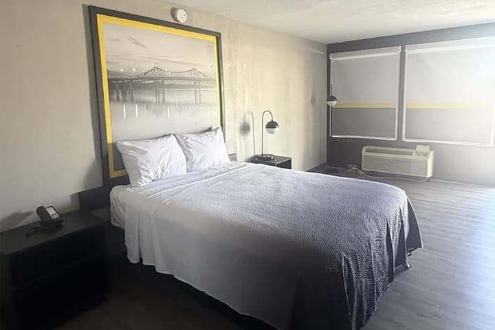 Super 8 by Wyndham Birmingham