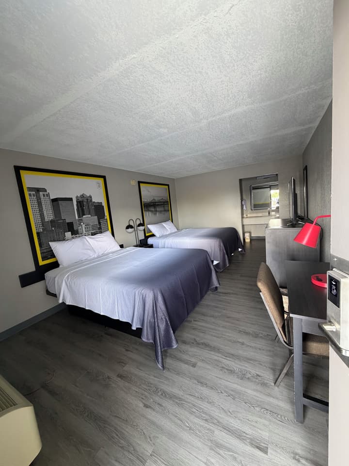 Super 8 by Wyndham Birmingham