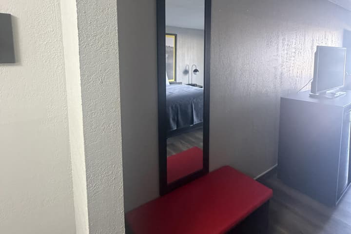 Super 8 by Wyndham Birmingham
