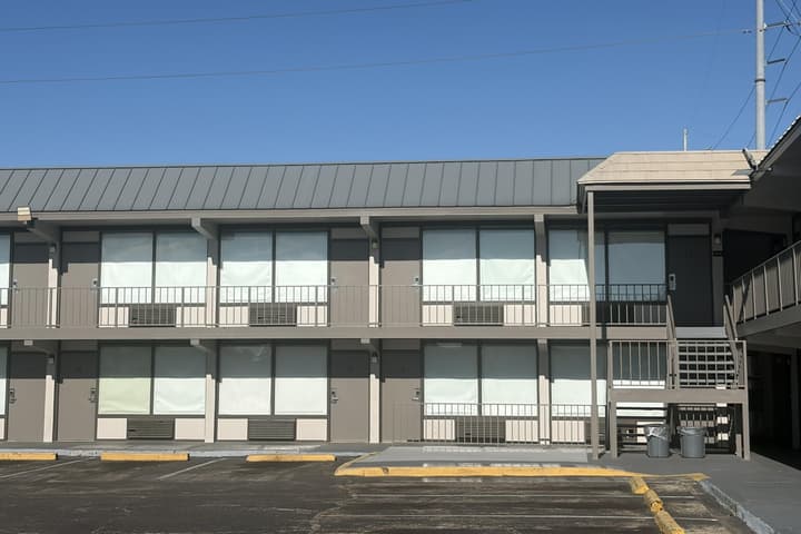 Super 8 by Wyndham Birmingham