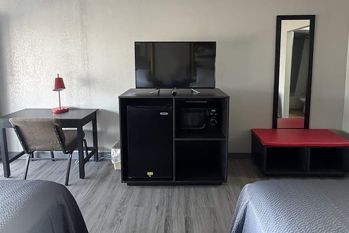 Super 8 by Wyndham Birmingham