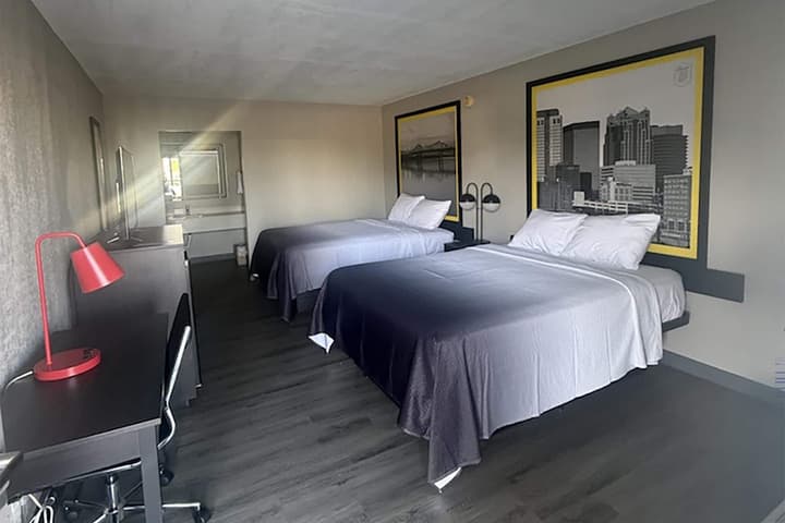 Super 8 by Wyndham Birmingham