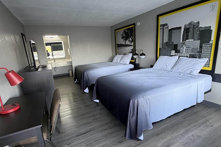 Super 8 by Wyndham Birmingham