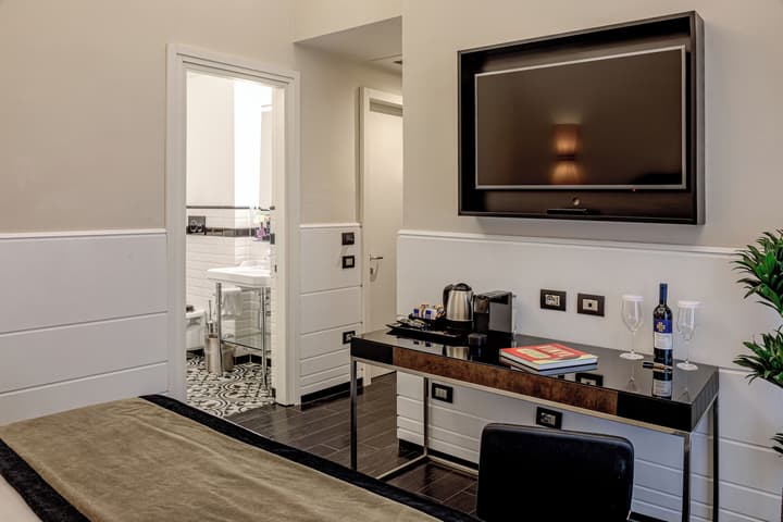 The Independent Suites