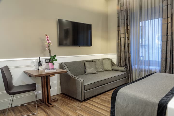 The Independent Suites