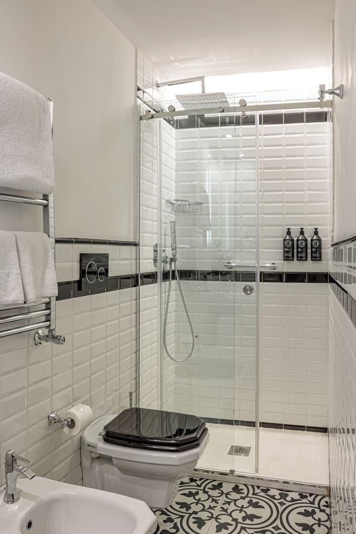 The Independent Suites