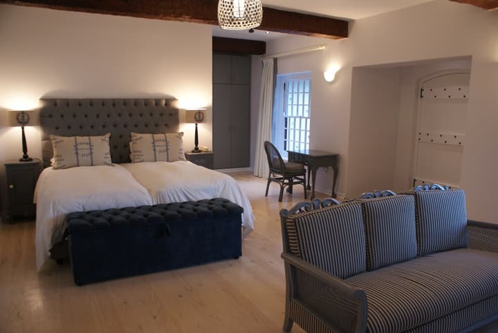 Whale Rock Luxury Lodge