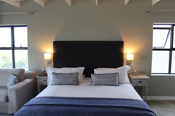 Whale Rock Luxury Lodge