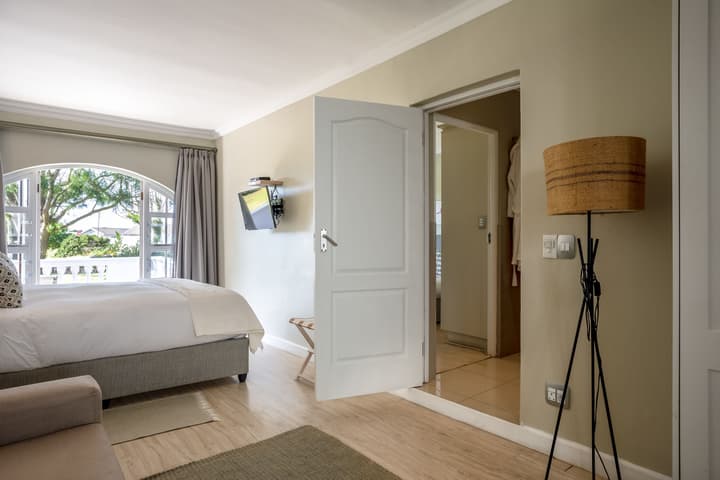 Whale Rock Luxury Lodge