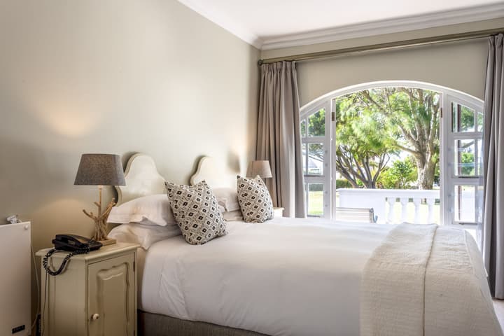 Whale Rock Luxury Lodge