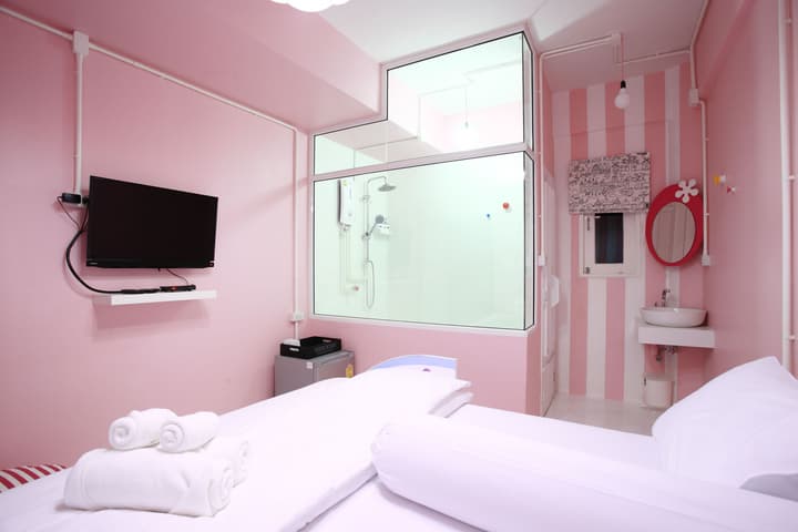 Meroom