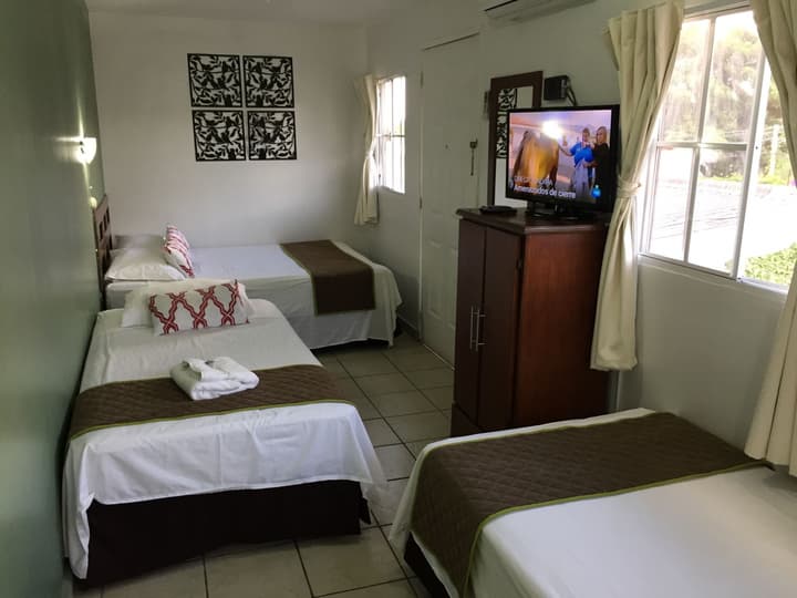 Hotel Tazumal House