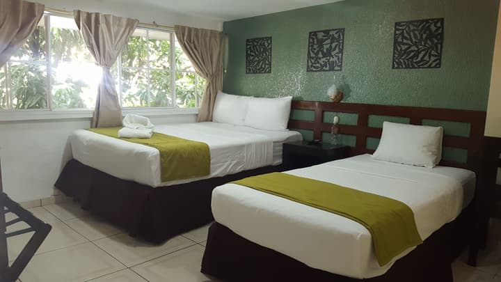 Hotel Tazumal House