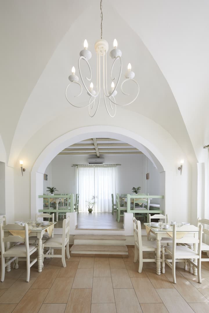 Nissos Thira Hotel