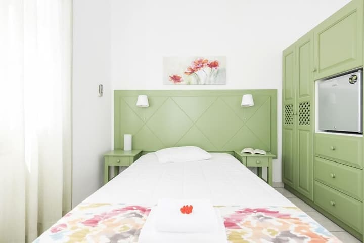Nissos Thira Hotel