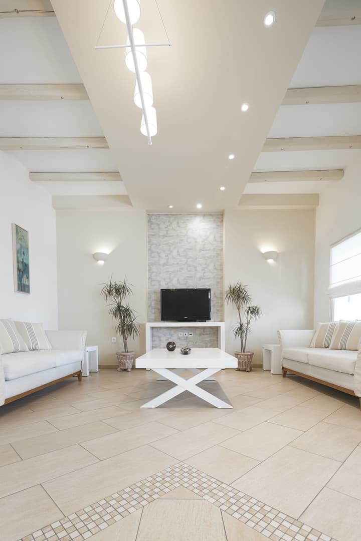Nissos Thira Hotel