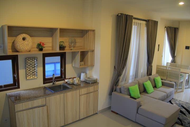 CLV Hotel & Villa
