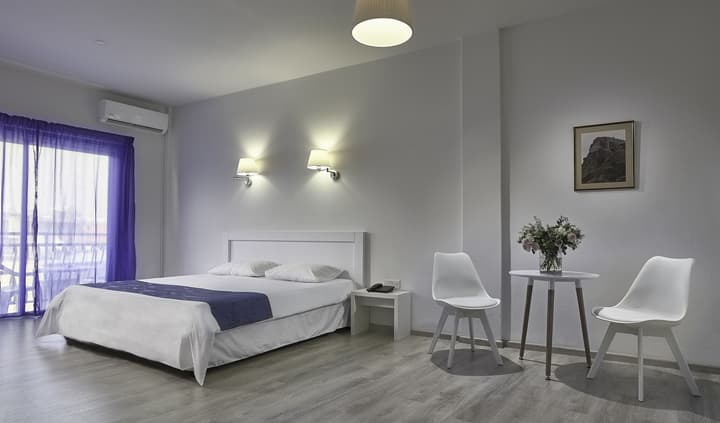 Mikes Kanarium Hotel