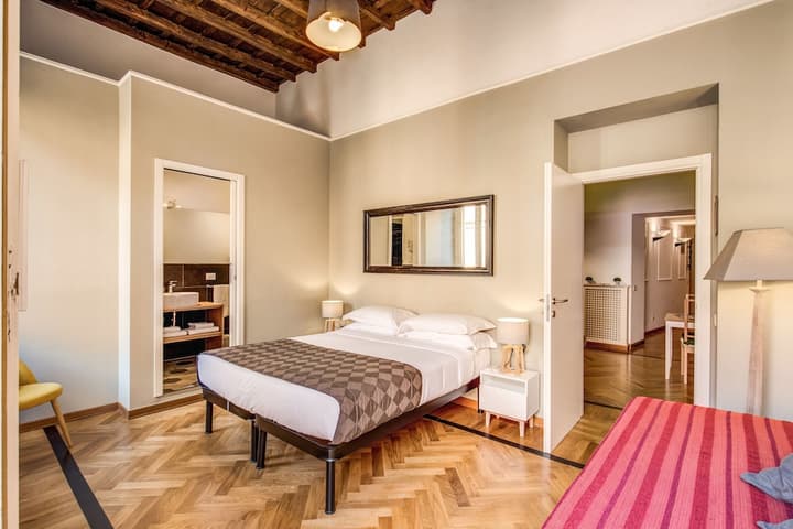 Tritone Top House