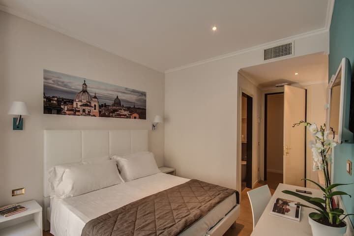 Tritone Top House