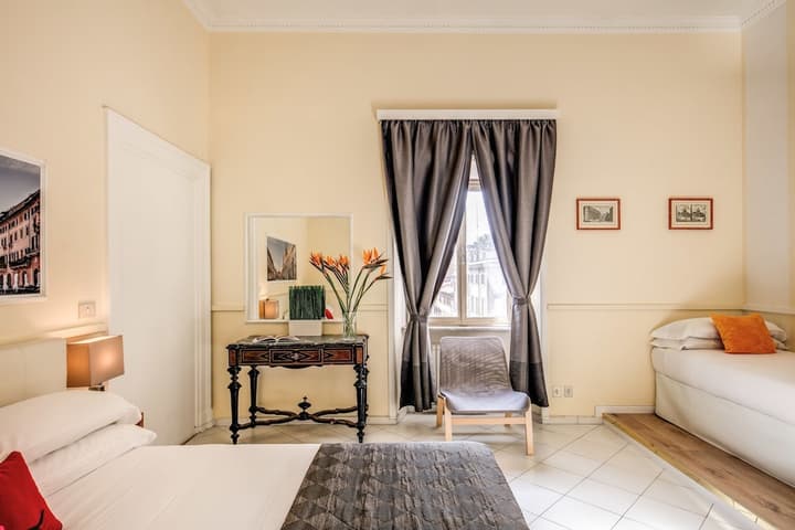 Tritone Top House