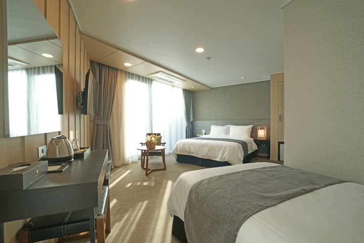I-Jin Hotel