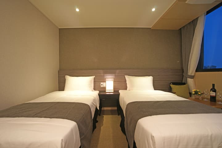 I-Jin Hotel