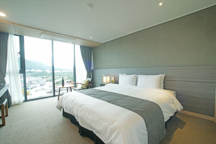 I-Jin Hotel