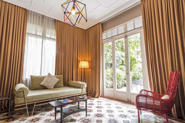 The Henry Hotel Manila