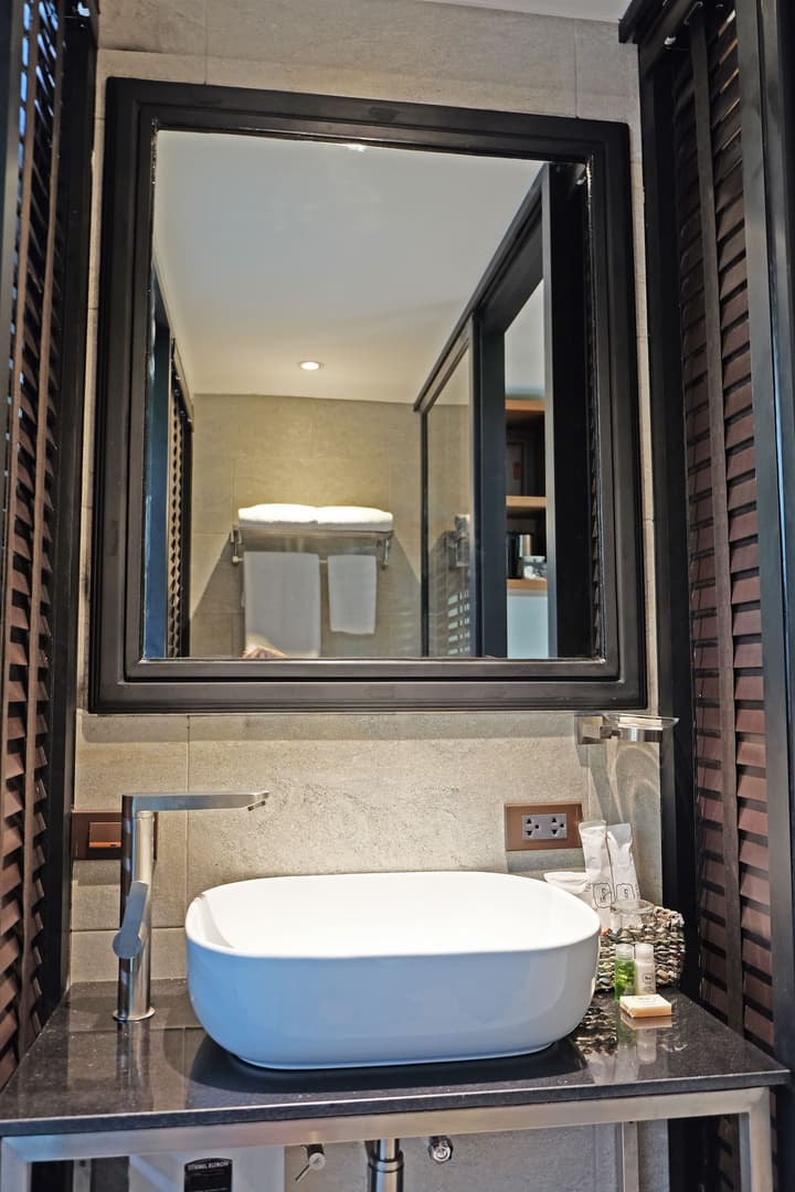 The Henry Hotel Manila