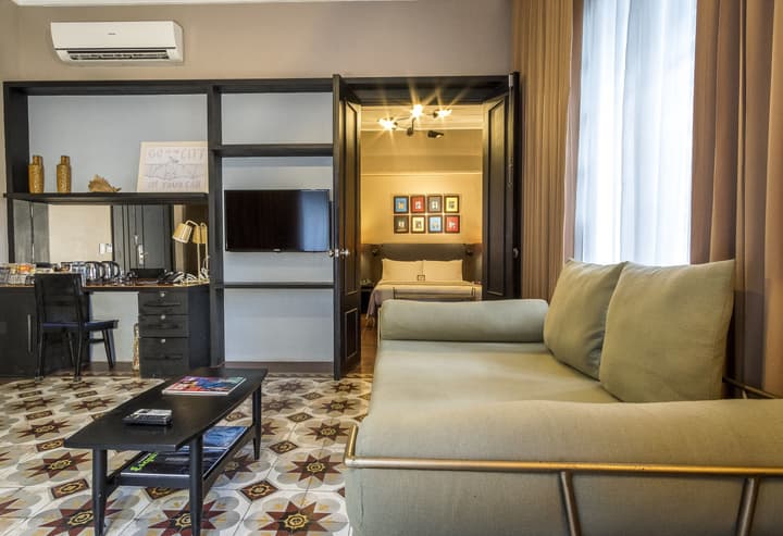 The Henry Hotel Manila