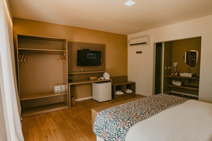 Dolphin Hotel