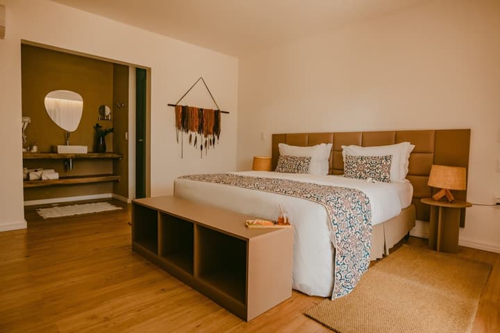 Dolphin Hotel