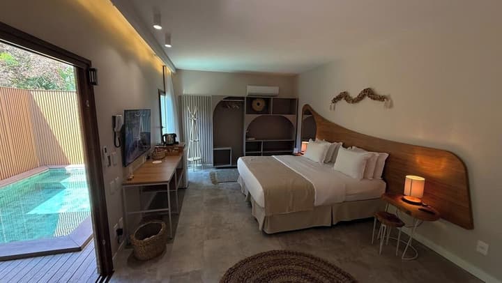 Dolphin Hotel