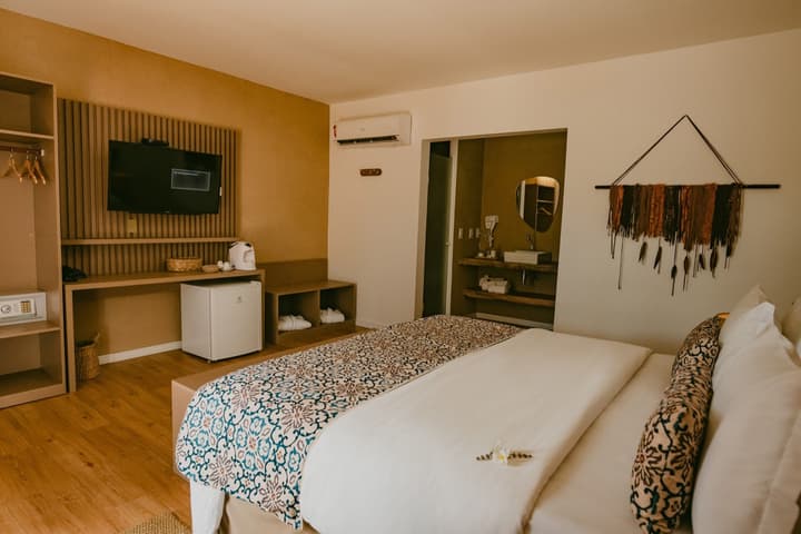 Dolphin Hotel