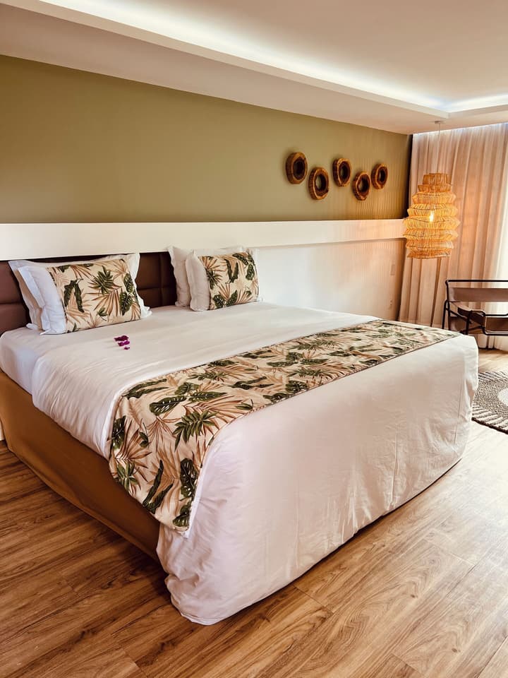 Dolphin Hotel