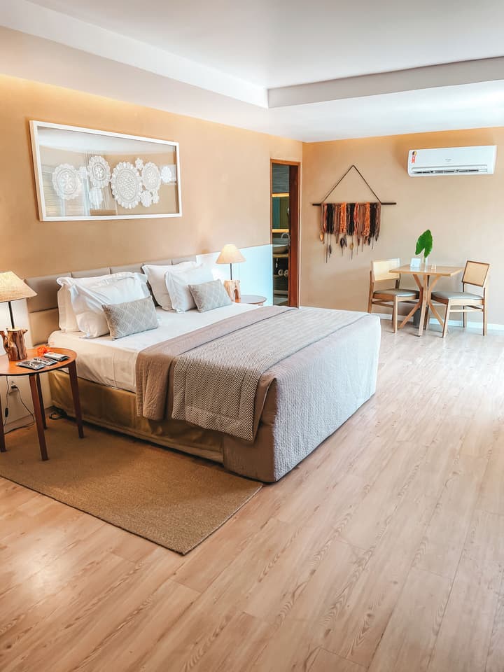 Dolphin Hotel