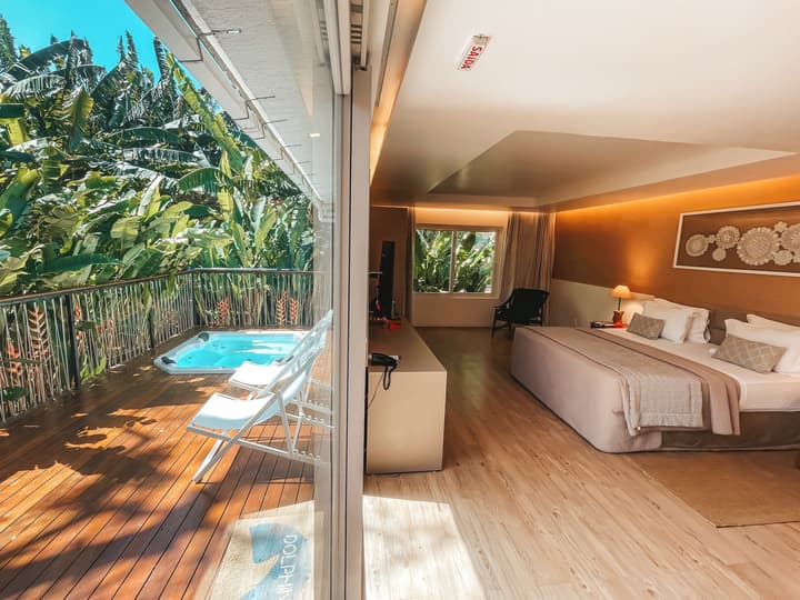 Dolphin Hotel