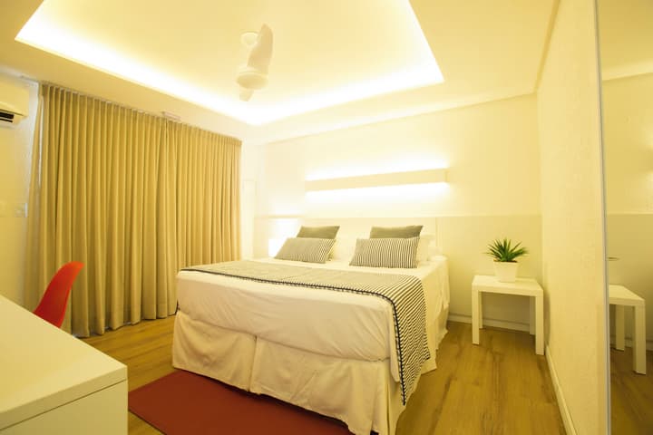 Dolphin Hotel