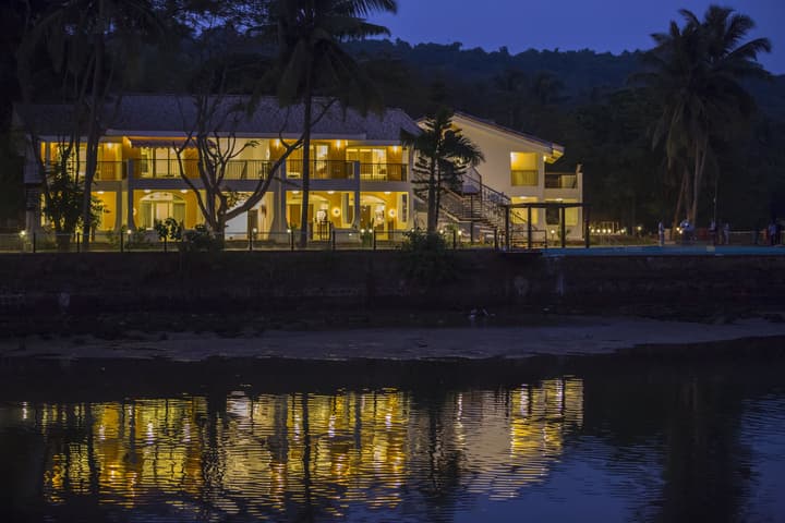Acron Waterfront Resort