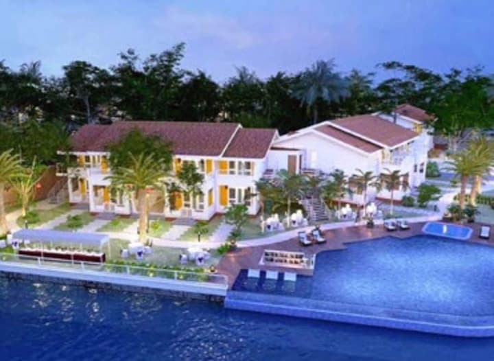 Acron Waterfront Resort