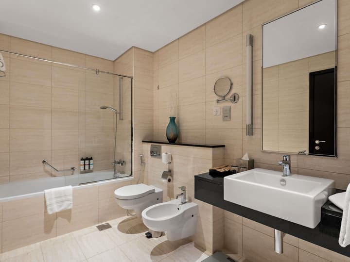Pullman Dubai Jumeirah Lakes Towers - Hotel and Residence
