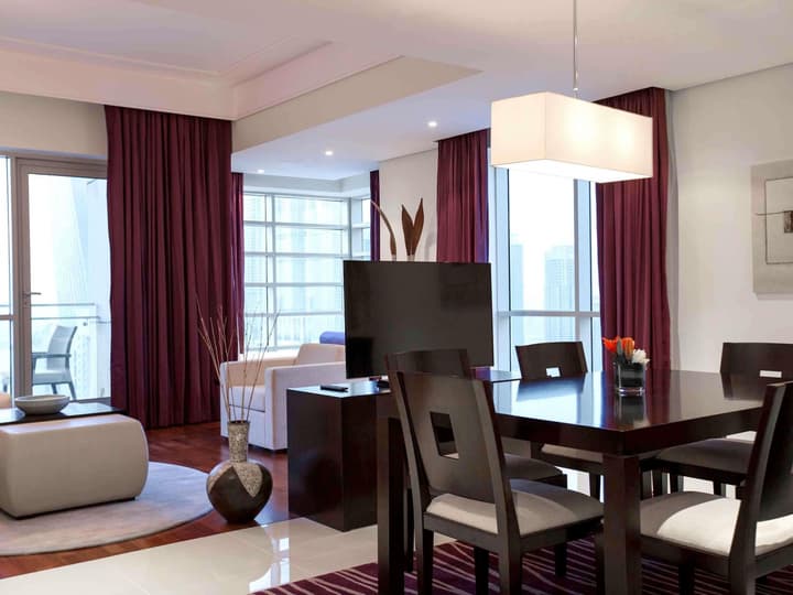 Pullman Dubai Jumeirah Lakes Towers - Hotel and Residence