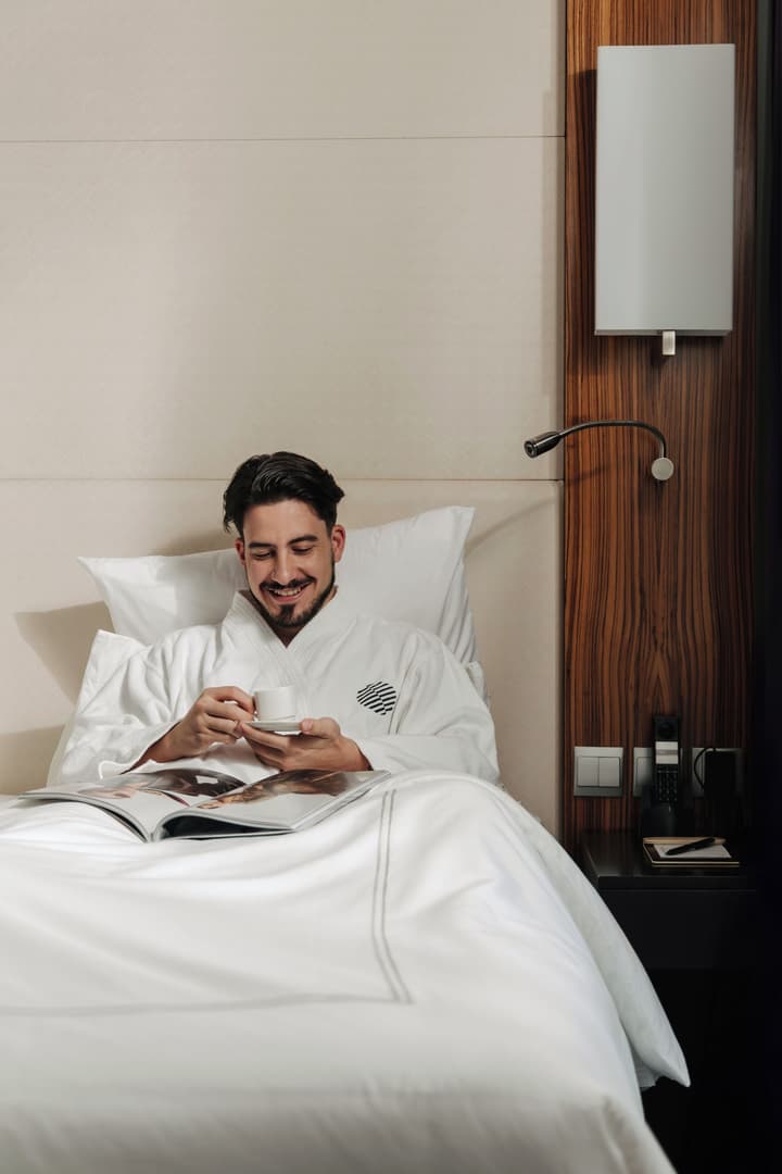 Pullman Dubai Jumeirah Lakes Towers - Hotel and Residence