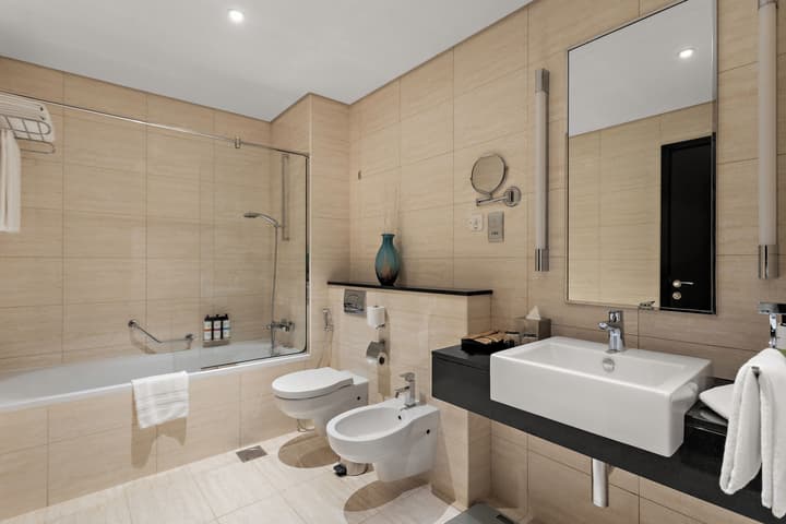 Pullman Dubai Jumeirah Lakes Towers - Hotel and Residence