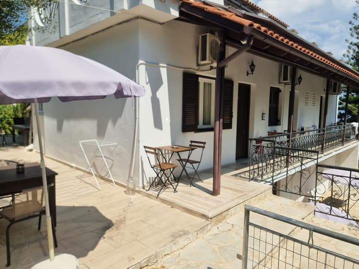 Gina Studios