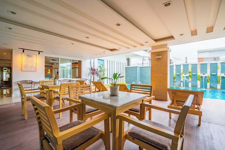Ratana Hotel Rassada