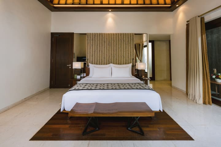 MERUSAKA Nusa Dua