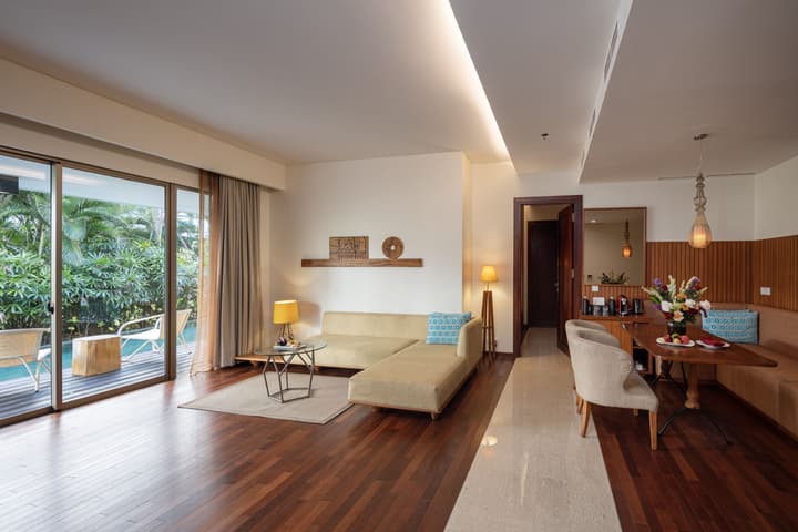 MERUSAKA Nusa Dua